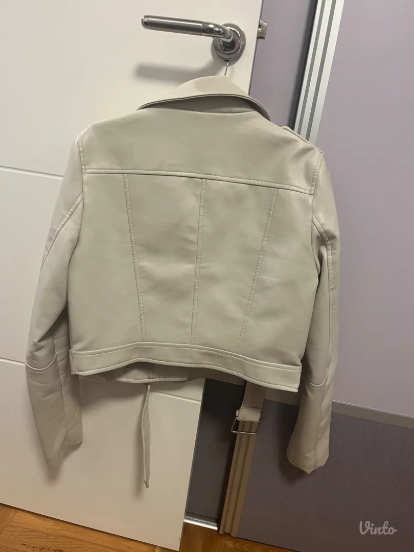 Stradivarius jakna od eko koze