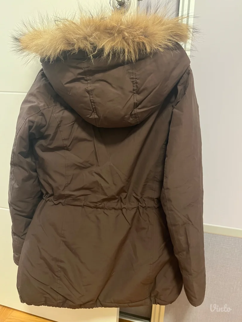 Staff zimska perjana jakna sa prirodnim krznom
