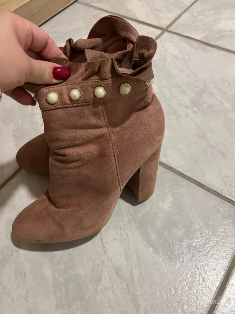 Čizma sa stiklom 39