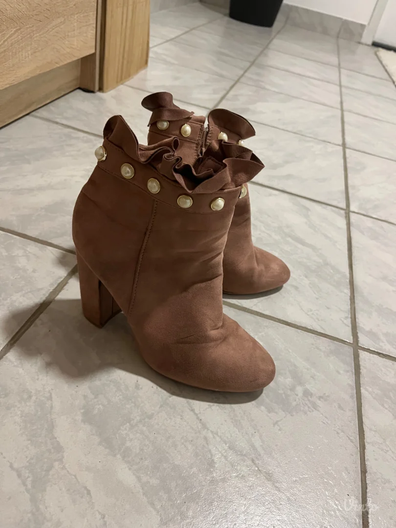 Čizma sa stiklom 39