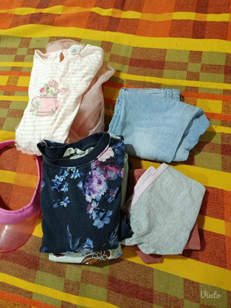 Lot devojcice 6-8 god