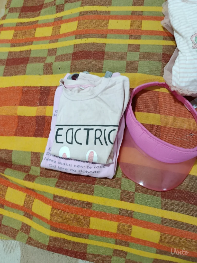 Lot devojcice 6-8 god