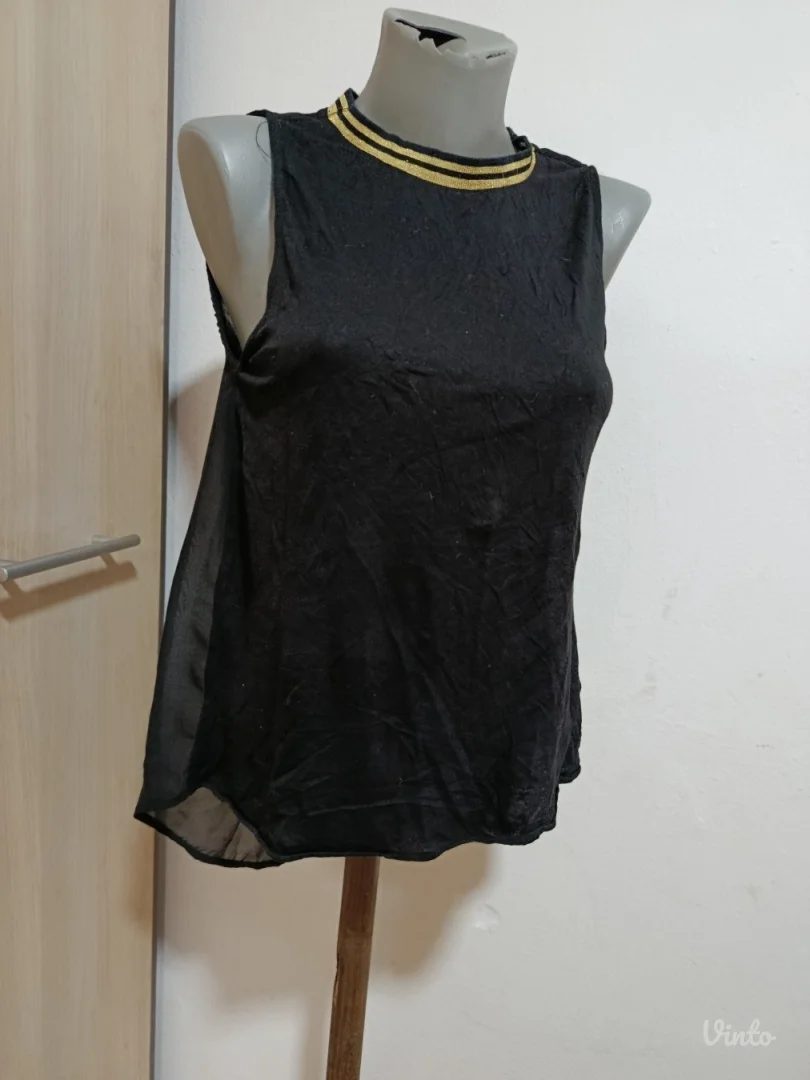 Crna majica bez rukava