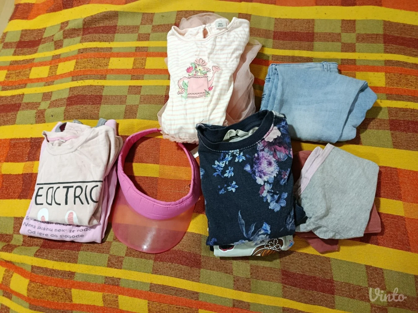 Lot devojcice 6-8 god