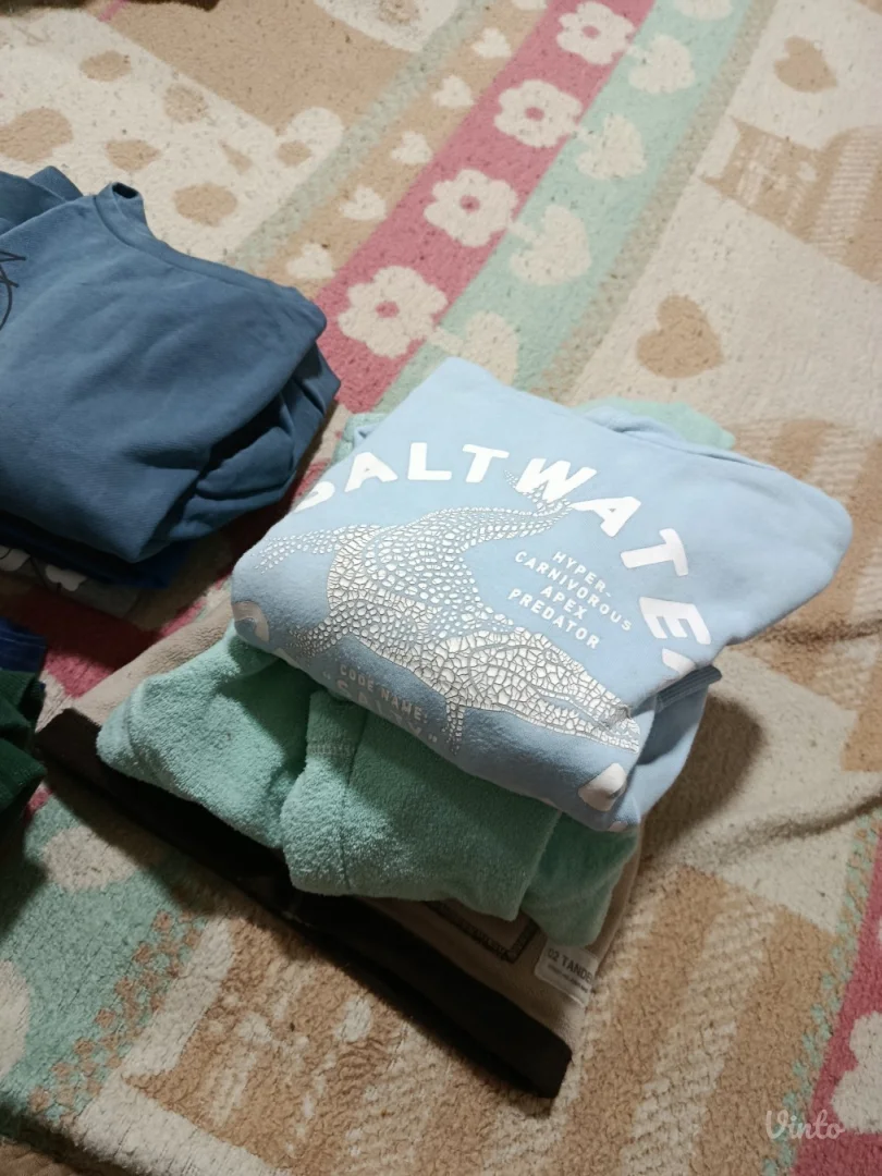 Lot garderobe za decaka 3-4 god