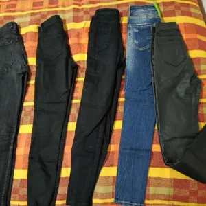 Lot pantalona xs