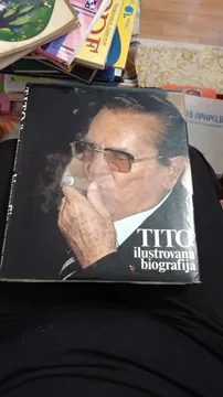 Knjiga - Tito - ilustrovana biografija