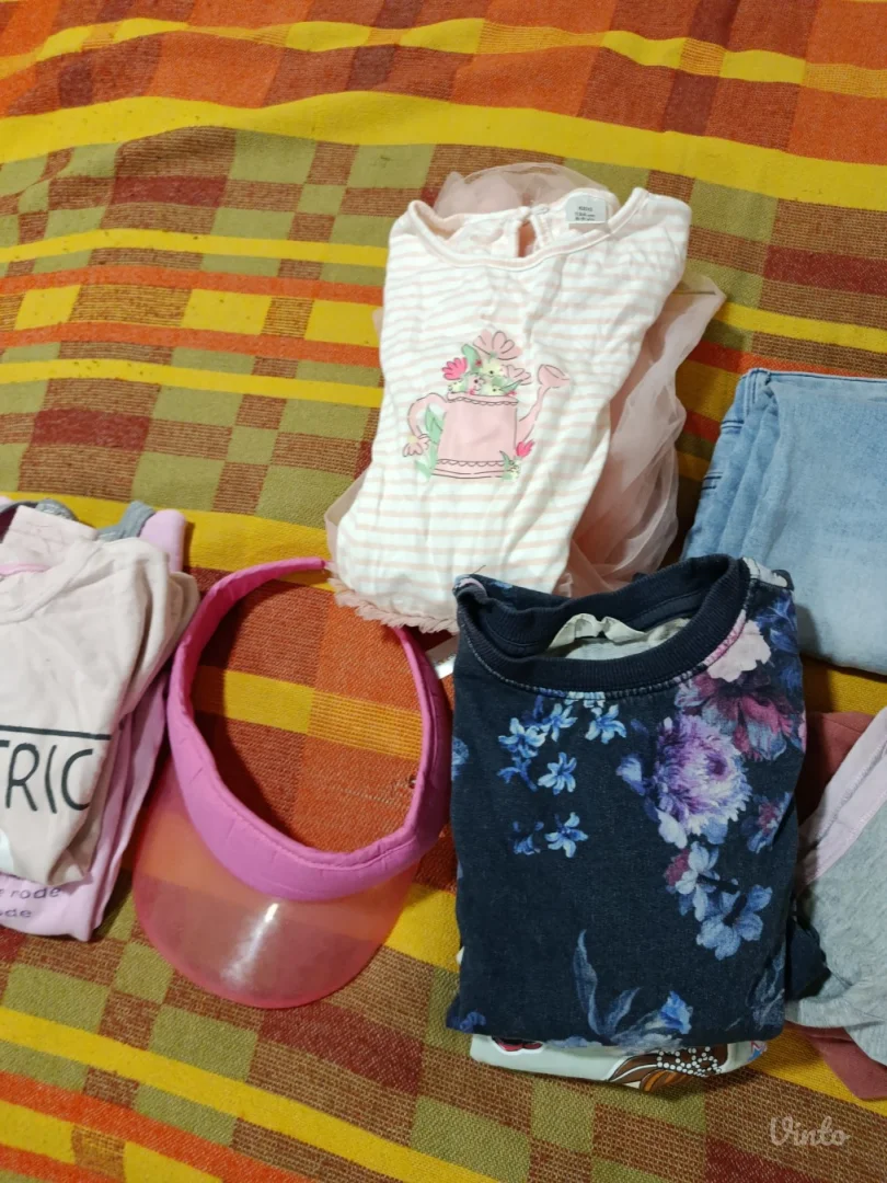 Lot devojcice 6-8 god