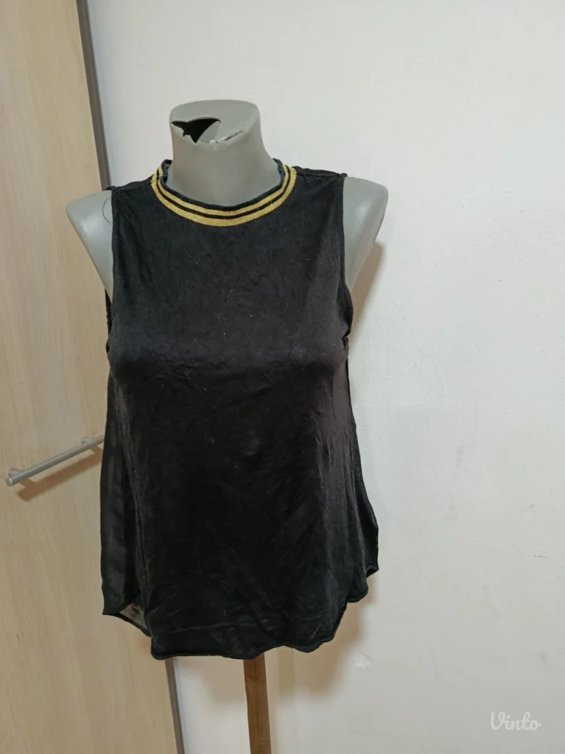 Crna majica bez rukava