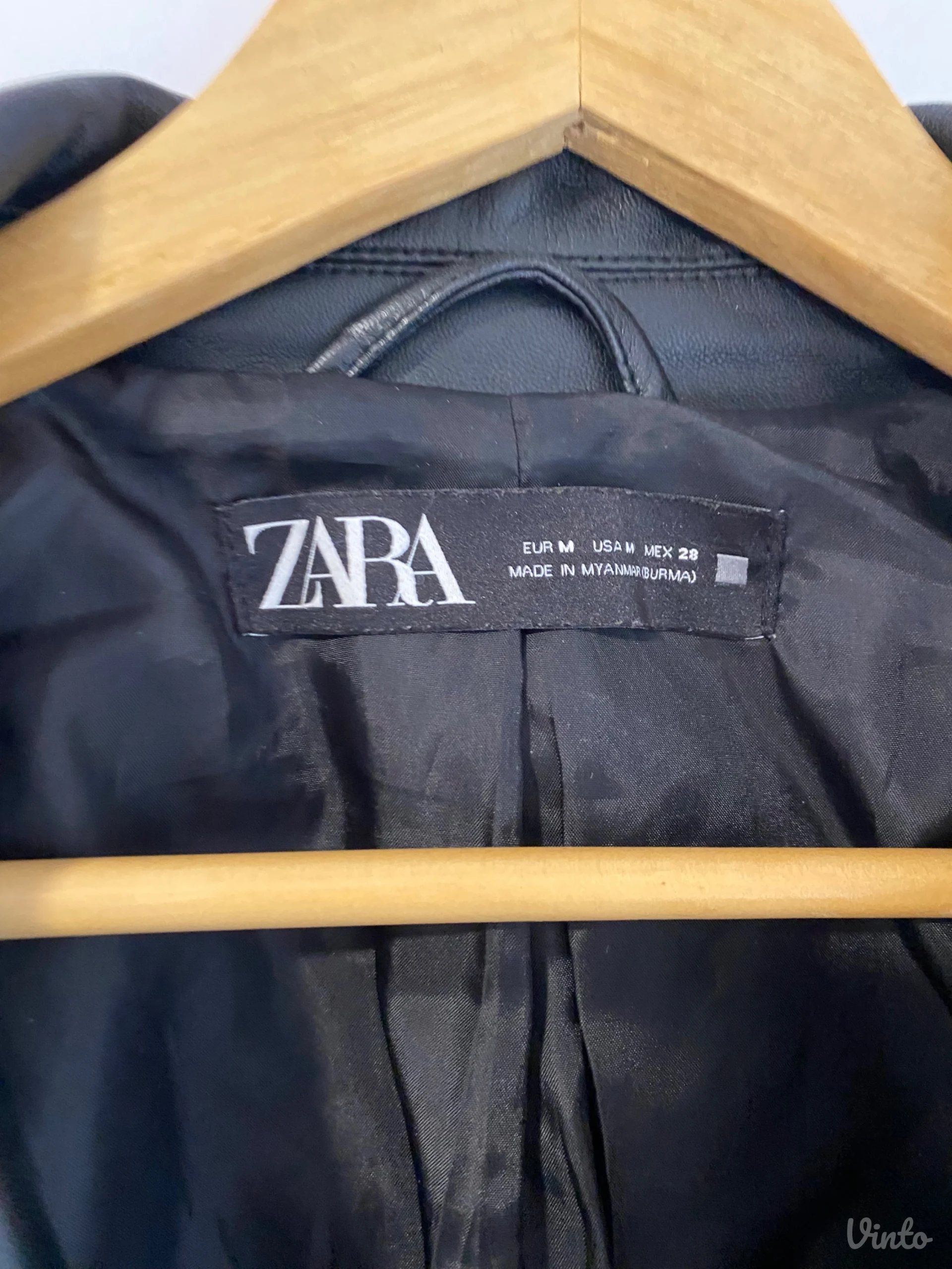 Zara kožna jakna