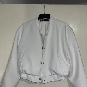 Zara jaknica S
