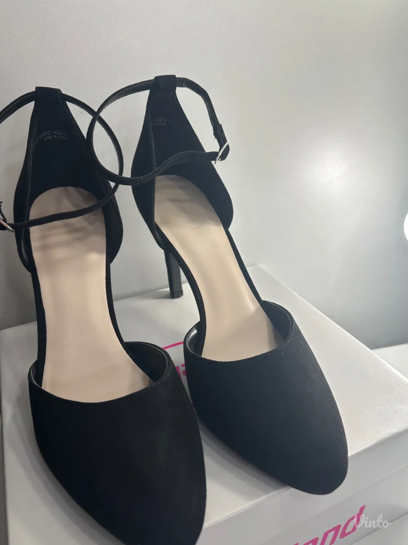 Crne ženske salonke