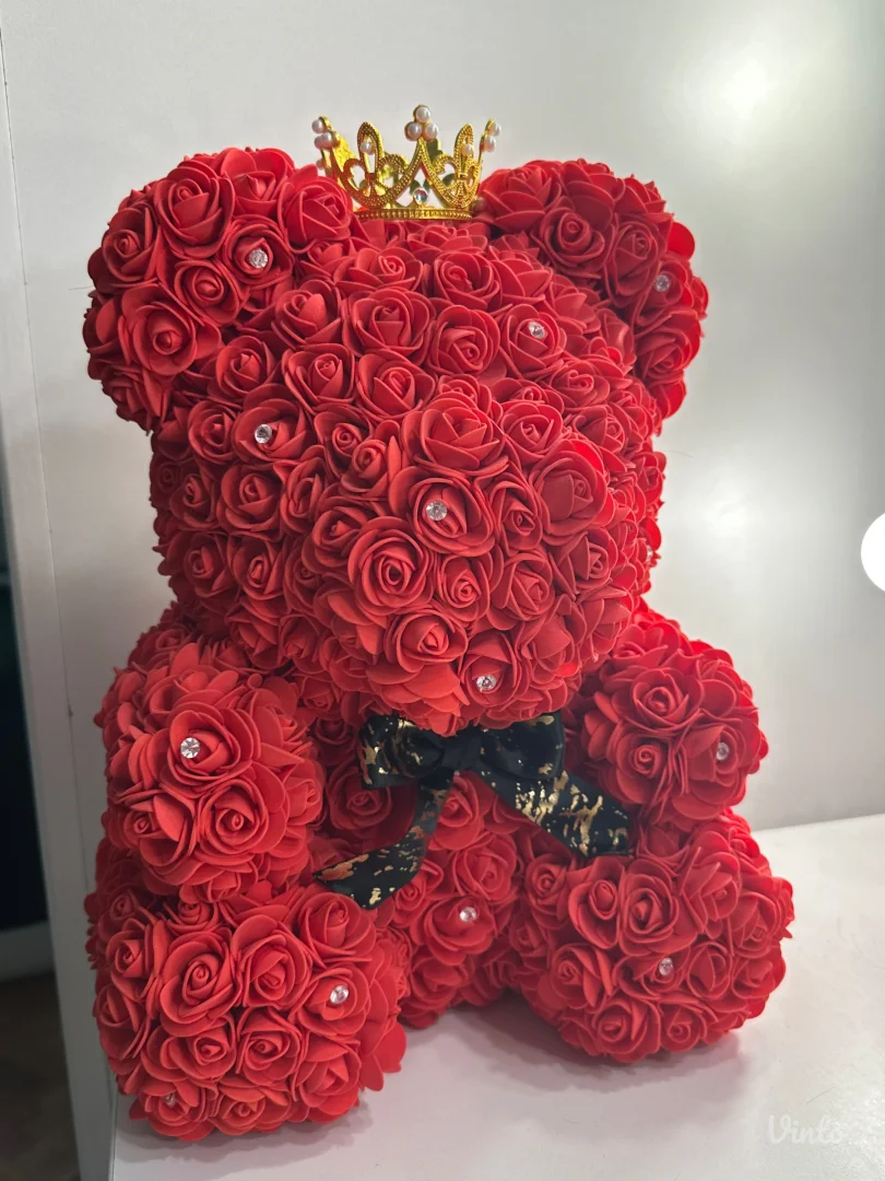 Ukrasni meda od ruza