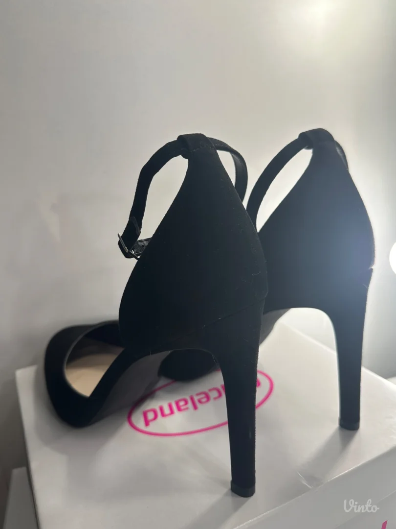 Crne ženske salonke