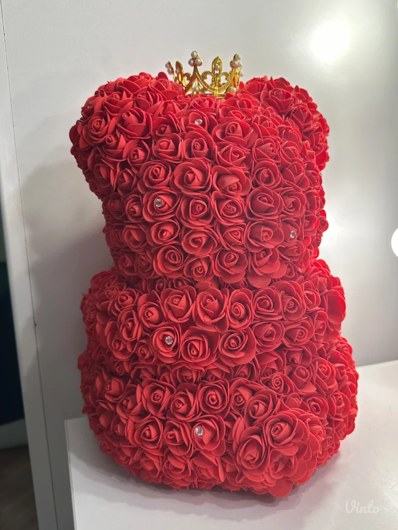 Ukrasni meda od ruza