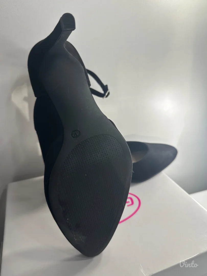 Crne ženske salonke