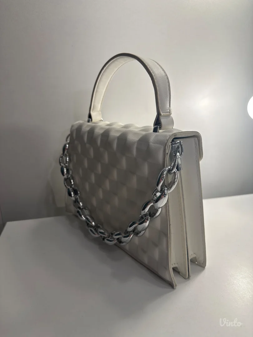 Bela ženska torbica