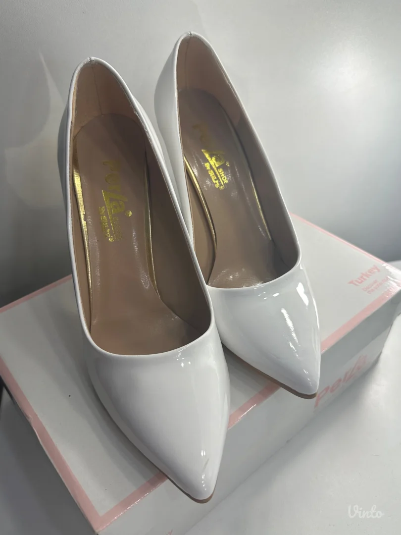 Bele ženske salonke