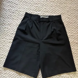 Bermude, Pull& bear vel.32