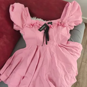 Boohoo roze kombinezon