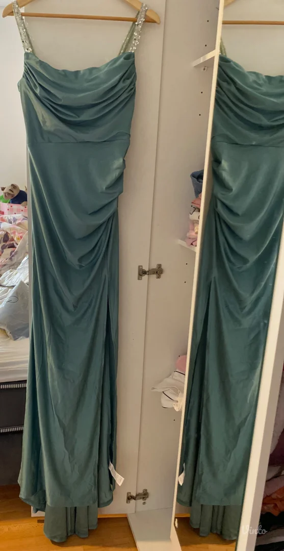 Prelepa svecana haljina