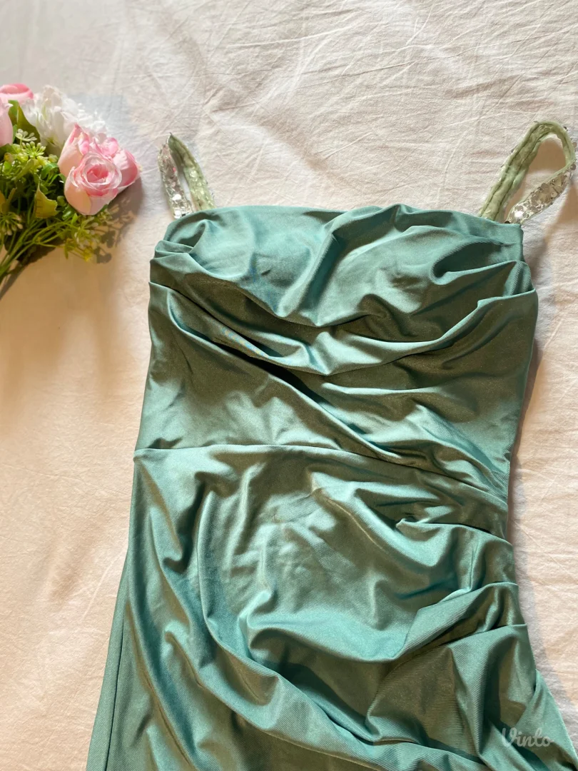 Prelepa svecana haljina