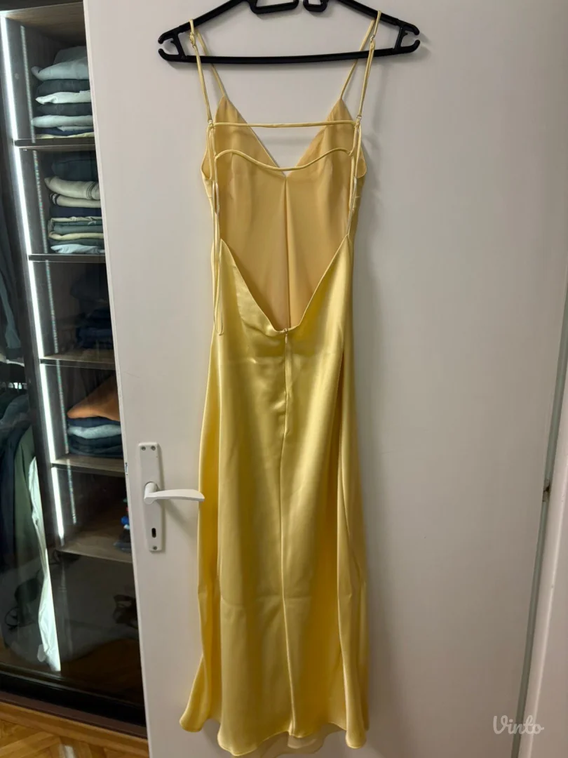 Viralna Zara haljina