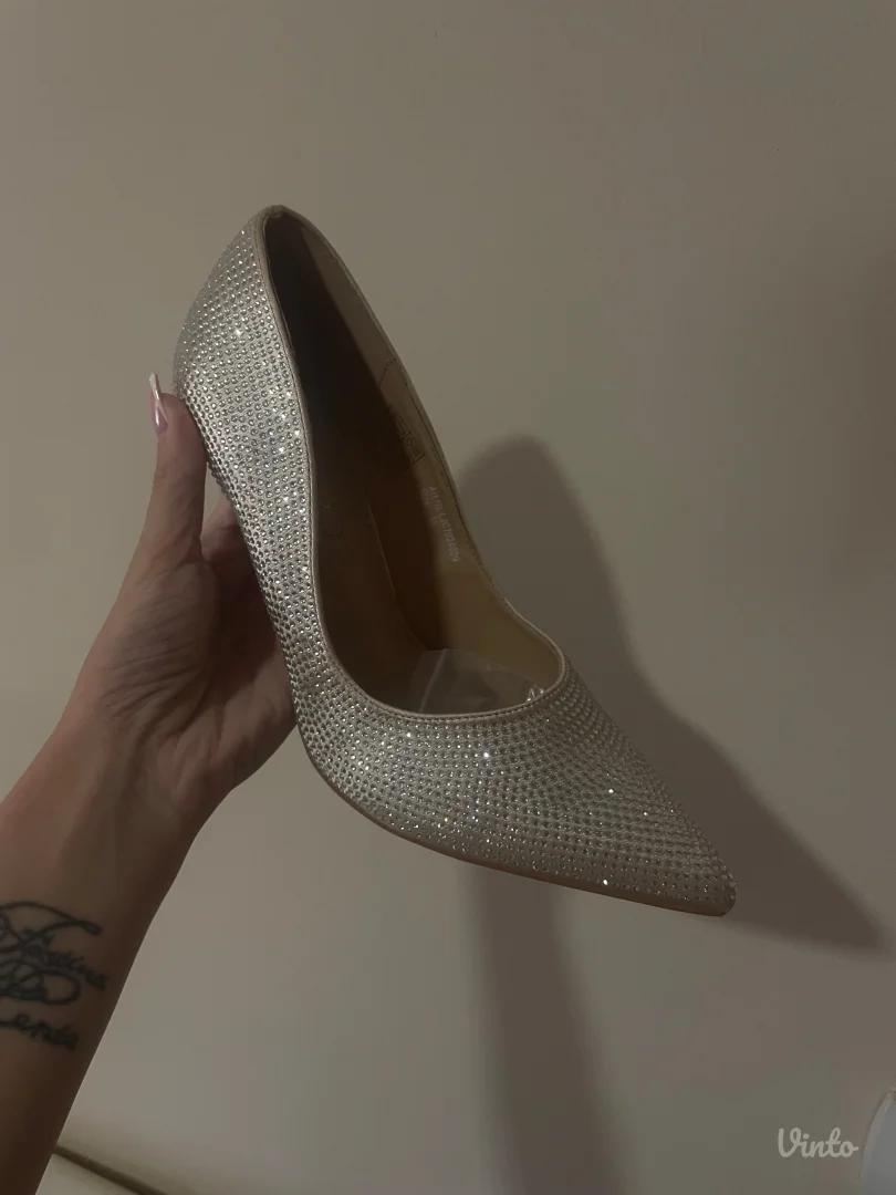 METRO stikle sa cirkonima 38