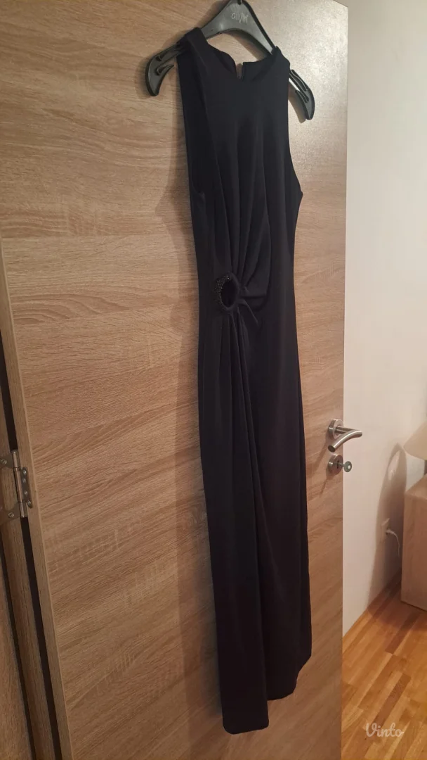 NOVA ZARA CRNA HALJINA