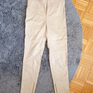 Futrovane zimske trendy leggings