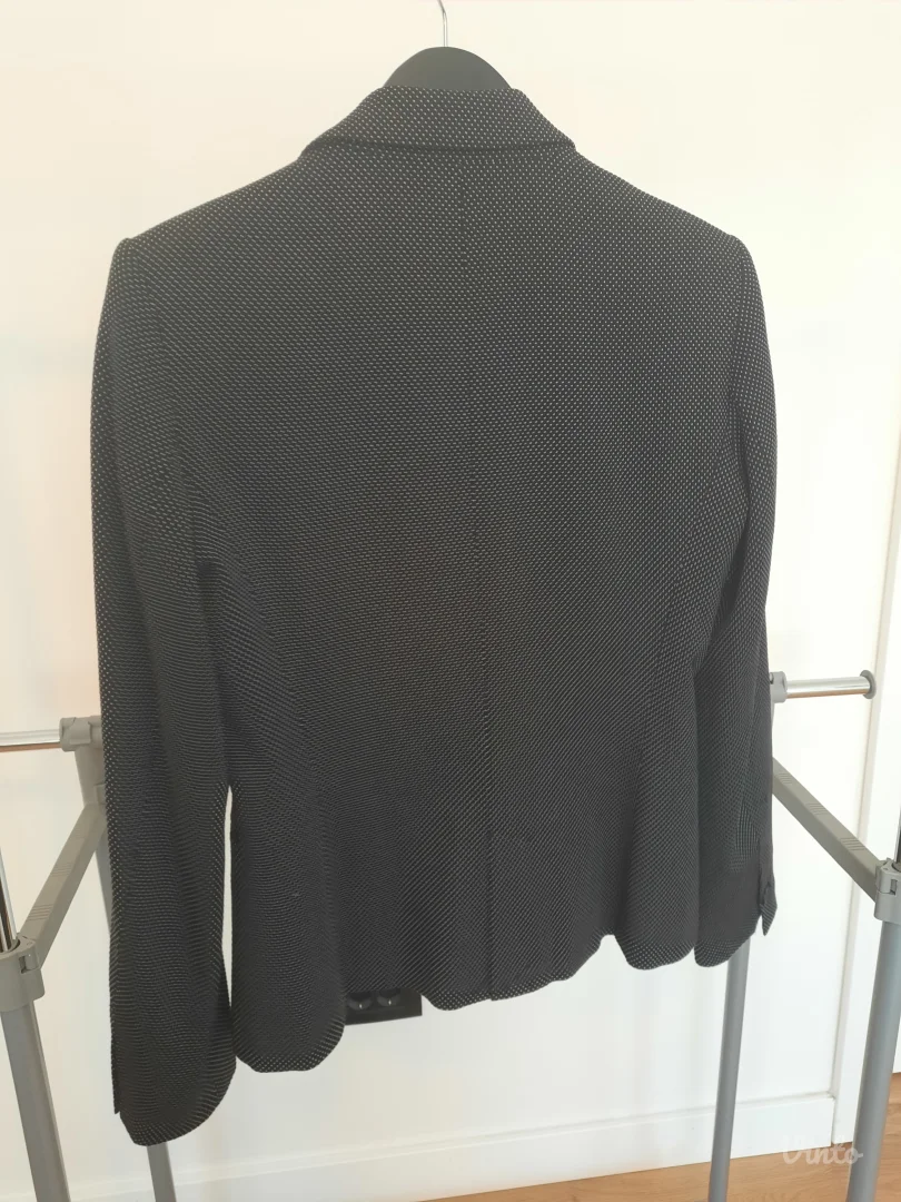 ZARA crni ženski sako na tufnice