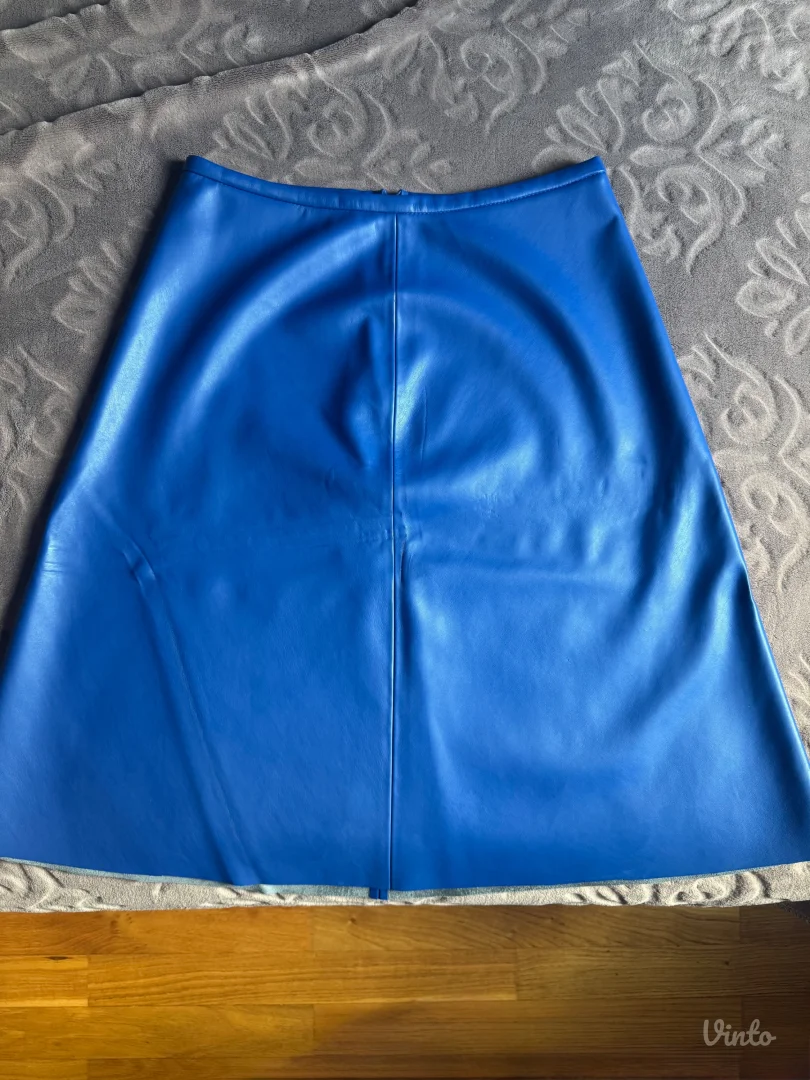 Zara suknja L velicina