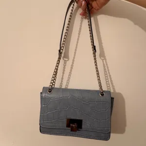 Stradivarius torbica