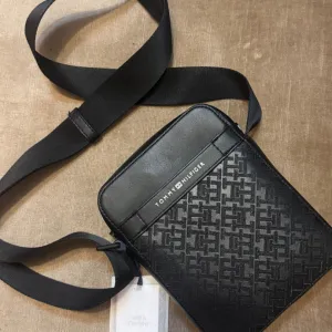 Tommy Hilfiger torbica