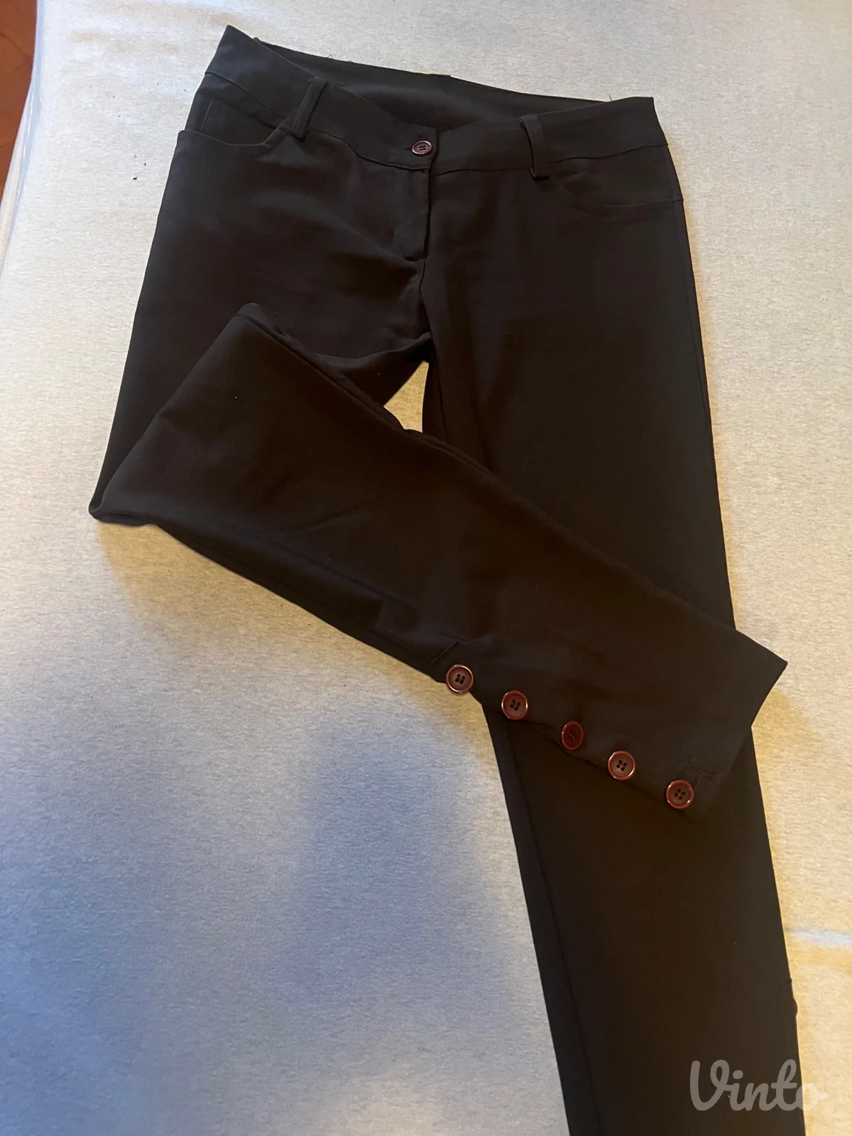 Pantalone ženske
