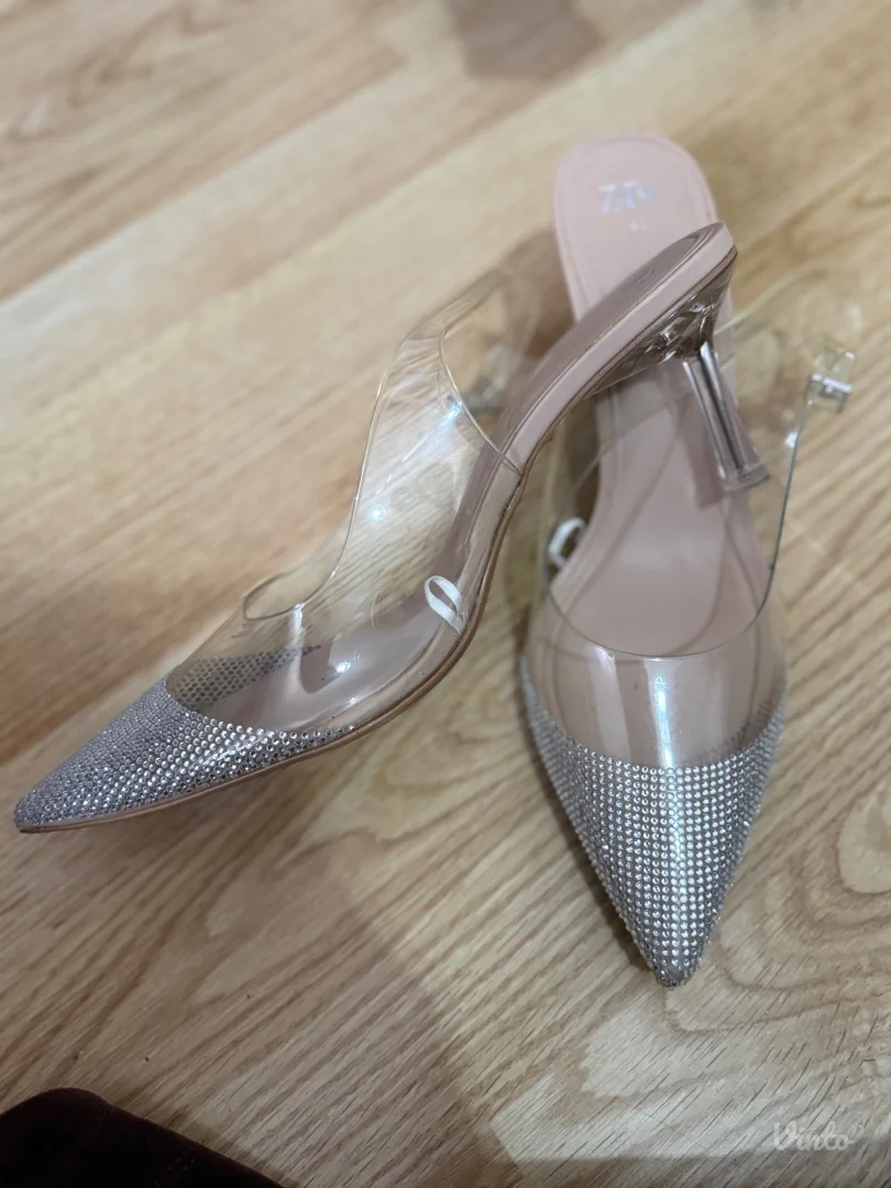 Zara stikle