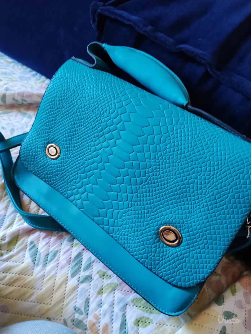 Tirkizna ženska torba sa dugim kaišem