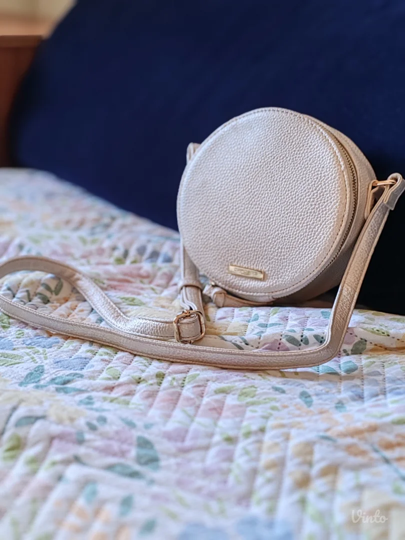 Okrugla bež torbica – Opposite Milano