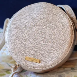 Okrugla bež torbica – Opposite Milano