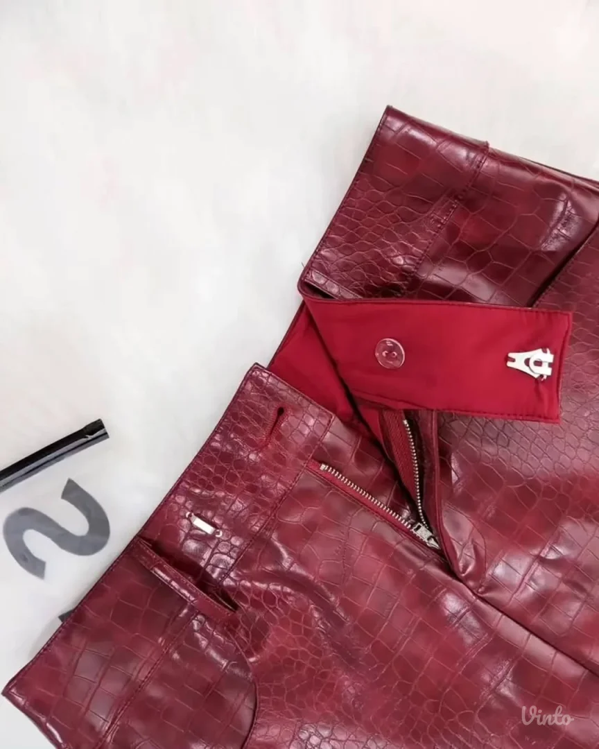 Shein Mini suknja od skaja