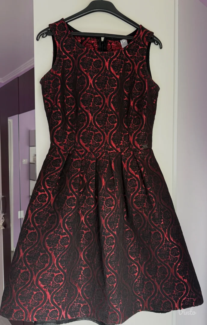 Elegantna crna-bordo haljina