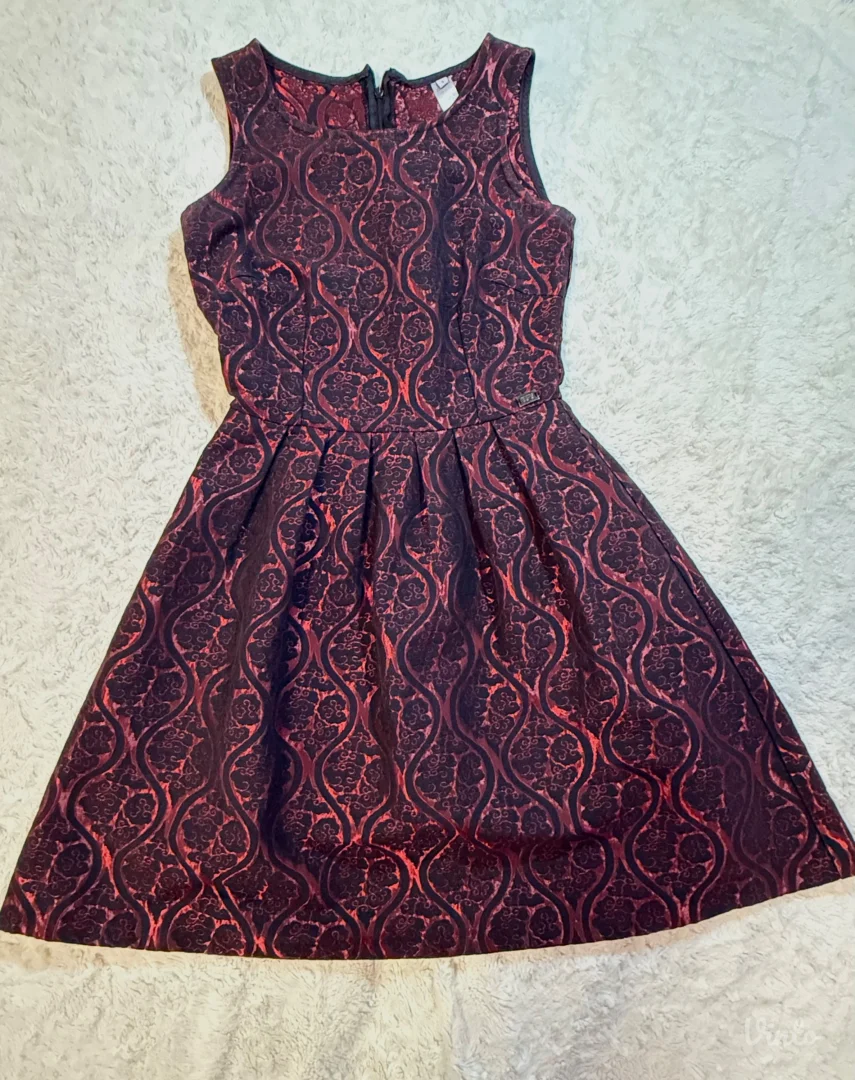 Elegantna crna-bordo haljina