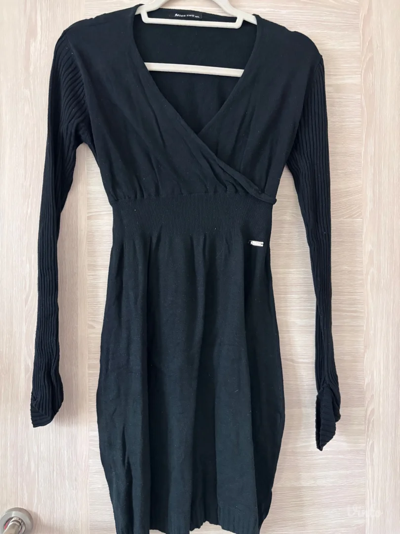 Trikotažna crna haljina