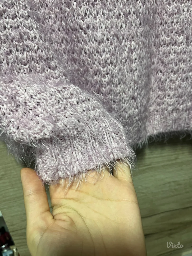 H&M - ženski džemper 💜