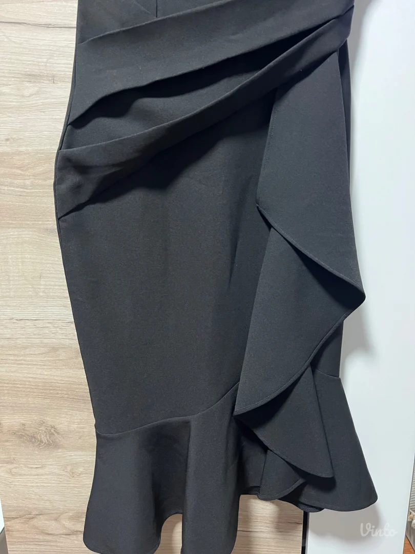 Crna elegantna haljina