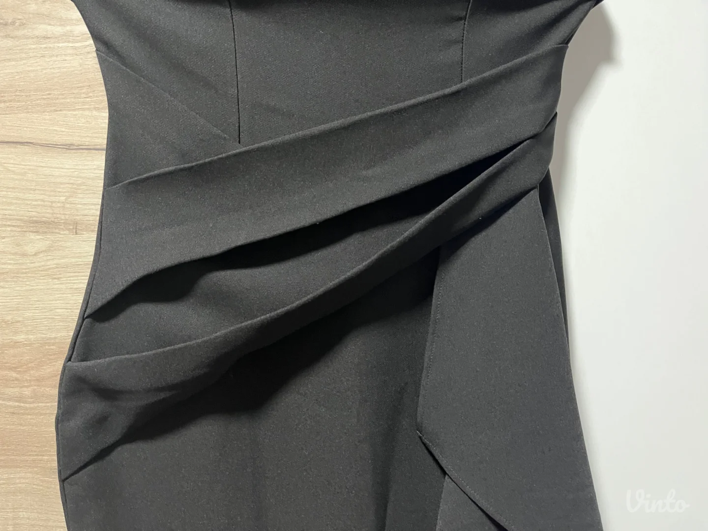 Crna elegantna haljina