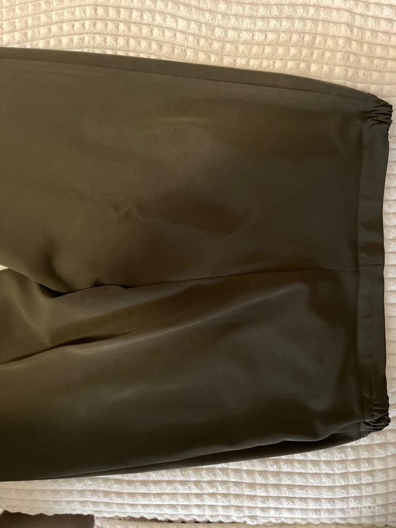 Elegantan ženski komplet - sako i pantalone