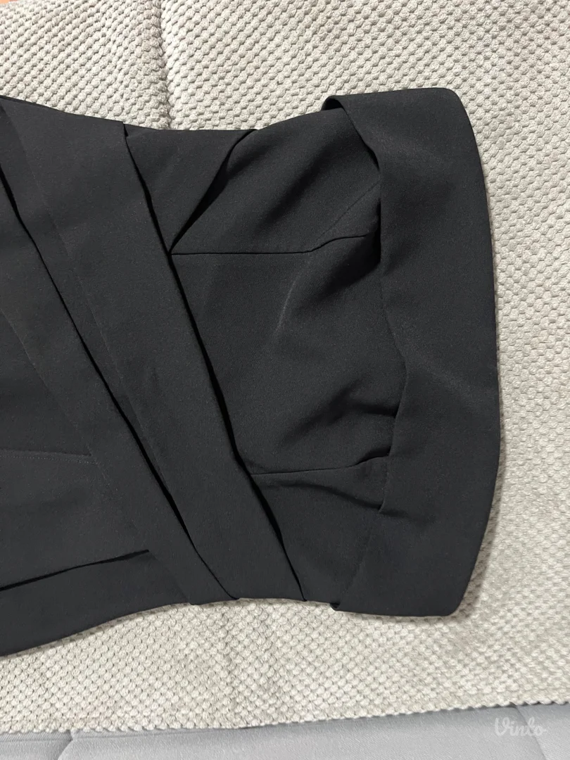 Crna elegantna haljina