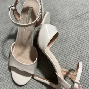 Ženske sandale na štiklu 🤍