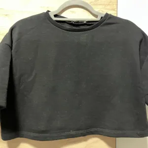Zara - duks majica 🖤